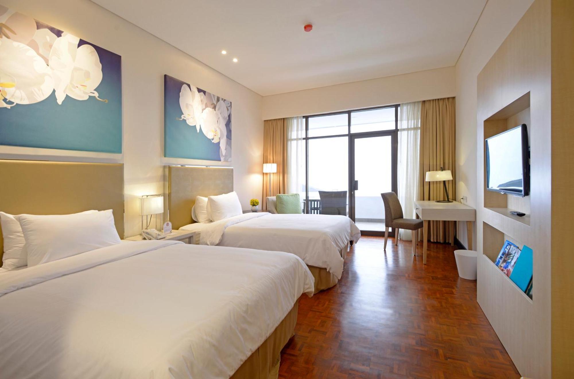 Surya Hotel & Cottages Prigen Exterior photo