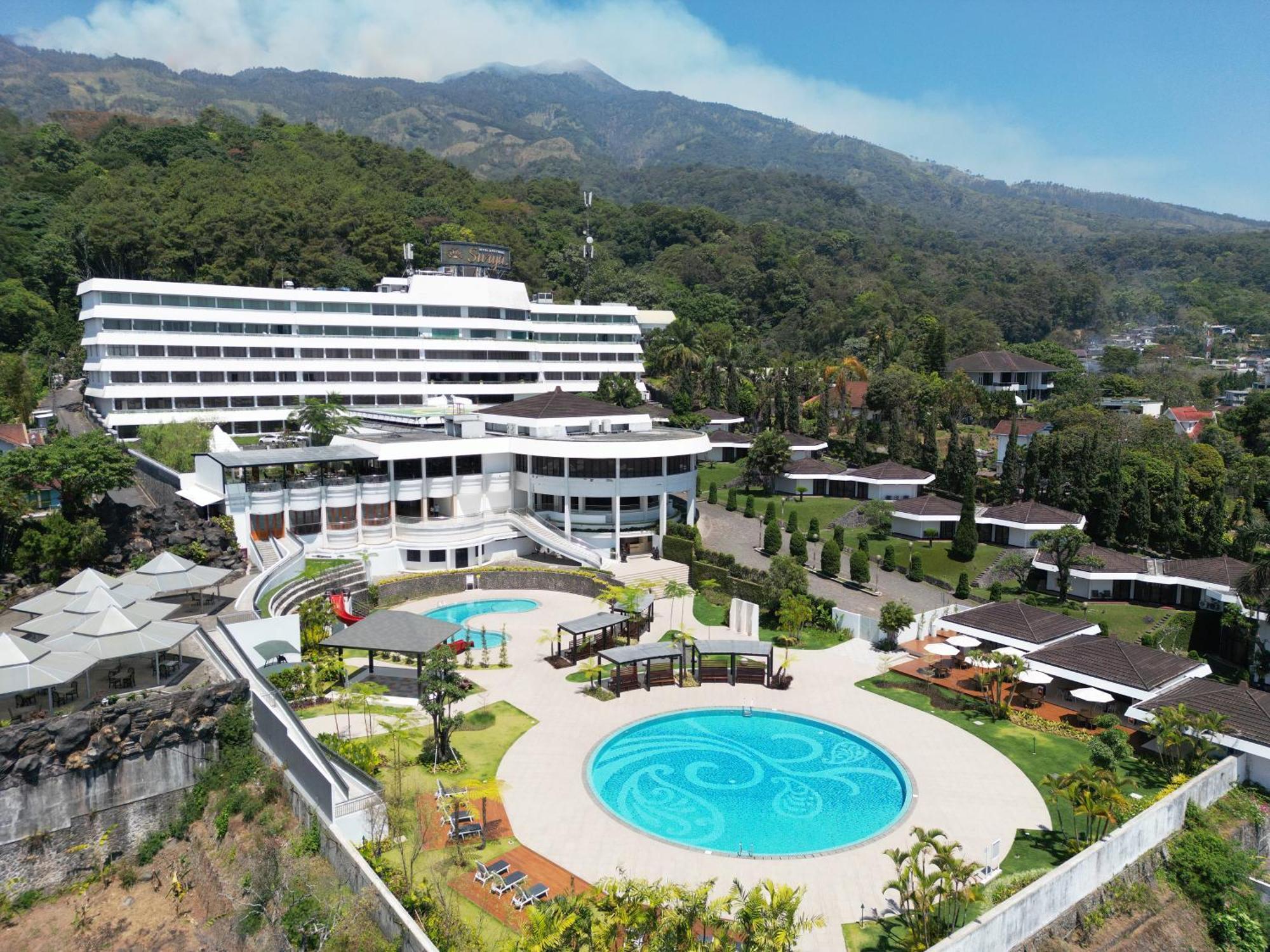 Surya Hotel & Cottages Prigen Exterior photo